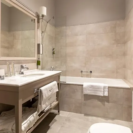 Dvoryansky Hotell 4*