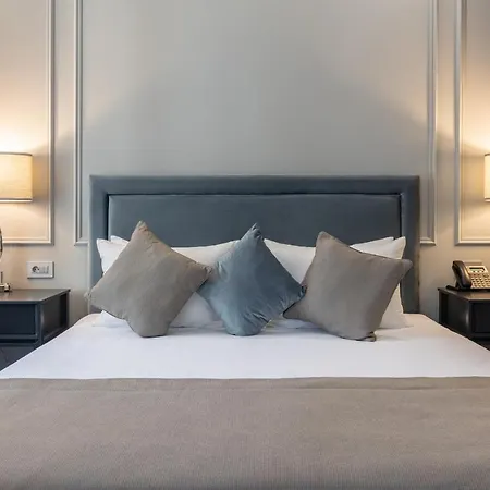 Dvoryansky Hotell 4*